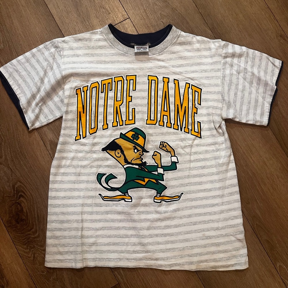 Vintage 20/20 Sport Notre Dame Fighting Irish Striped T-Shirt Mens Medium Grey